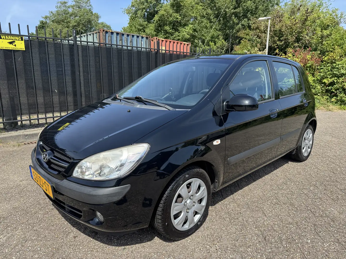 Hyundai Getz 1.4i Active Joy 5 Drs Airco/Strbkr Zwart - 1