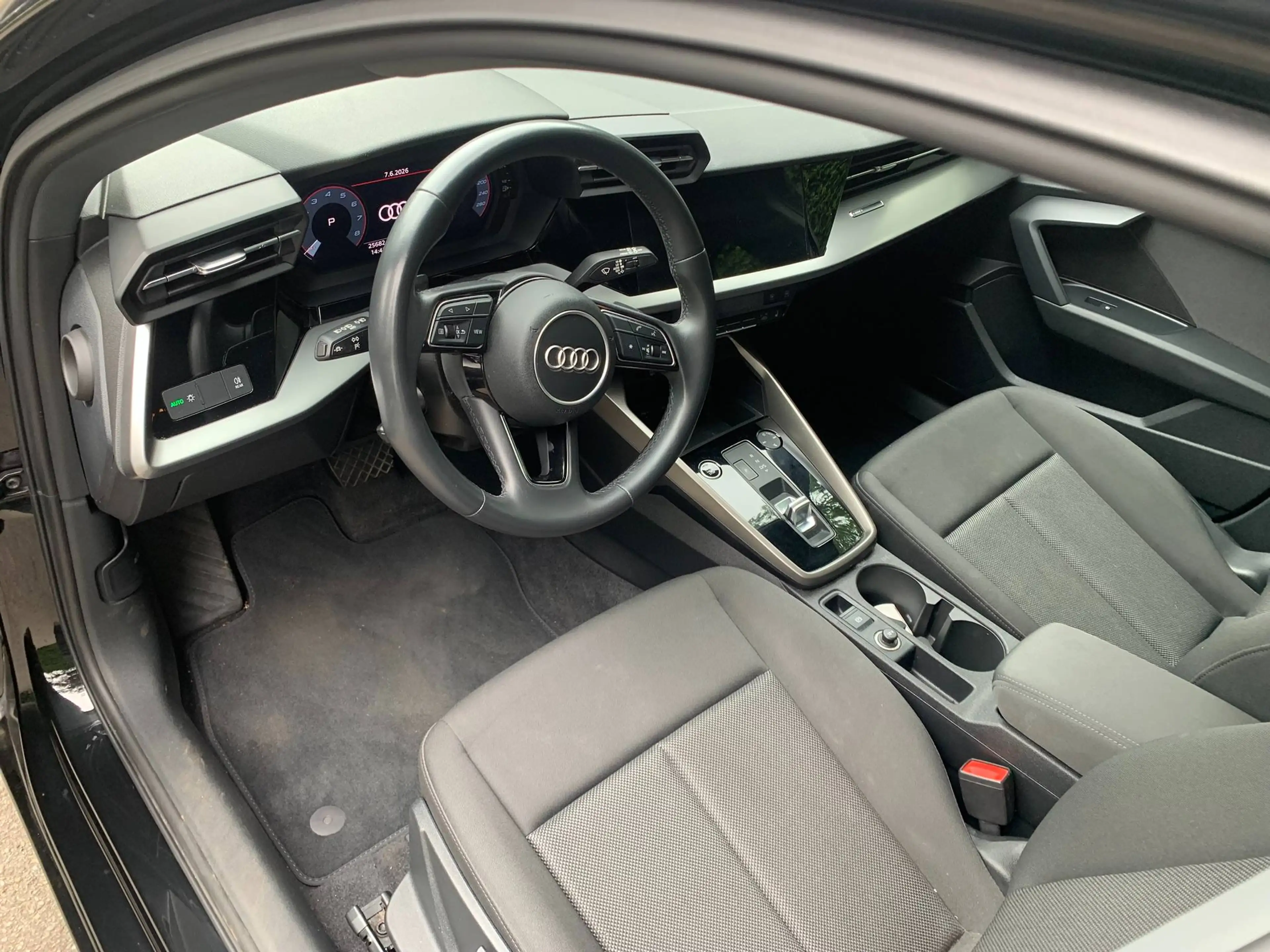 Audi A3 A3 Sportback 30 TFSI Business Edition Attraction S tronic — photo 5