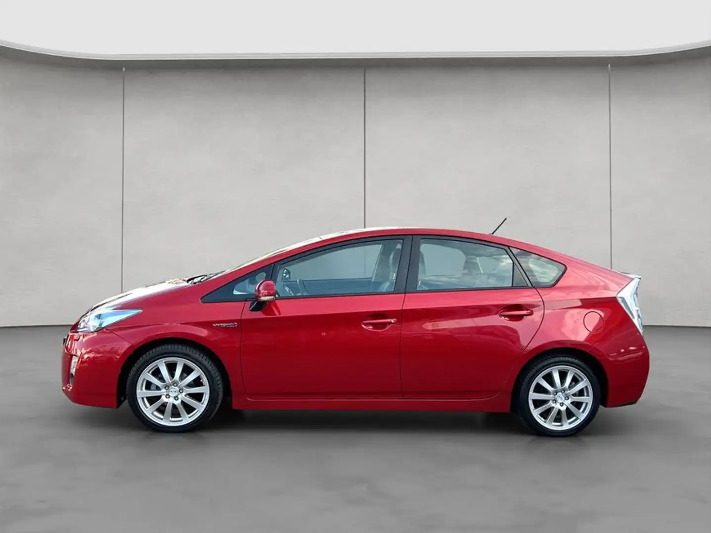 Toyota Prius 1.8 (Hybrid) Executive crvena - 2