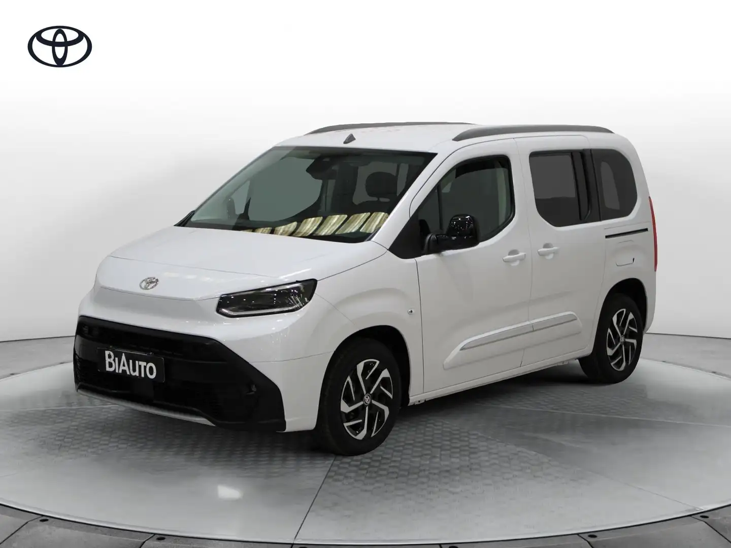 Toyota Proace City 1.5D 130 CV S&S Short Executive Bílá - 1