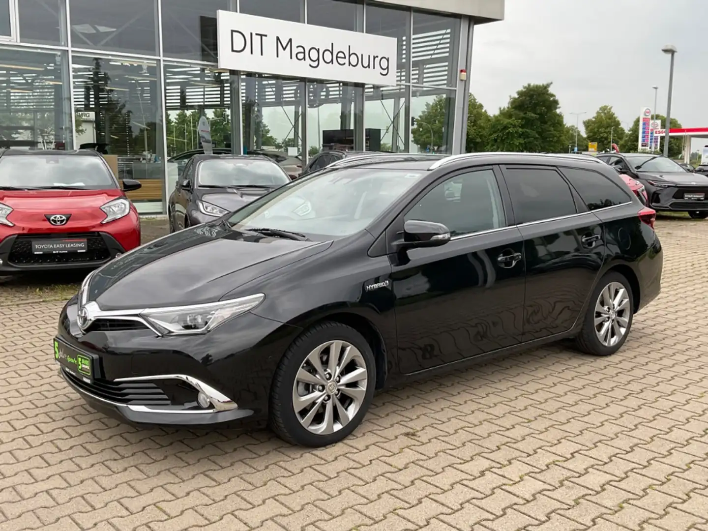 Toyota Auris 1.8 TS Executive AHK,LED,DAB,Bluetooth crna - 2