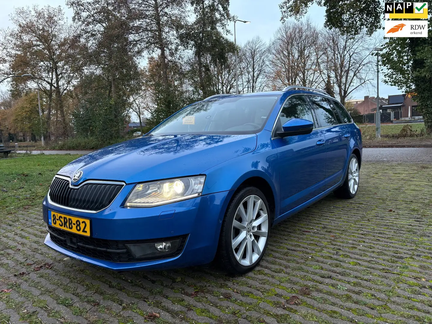Skoda Octavia Combi 1.4 TSI Greentech Elegance Businessline - Au Bleu - 1