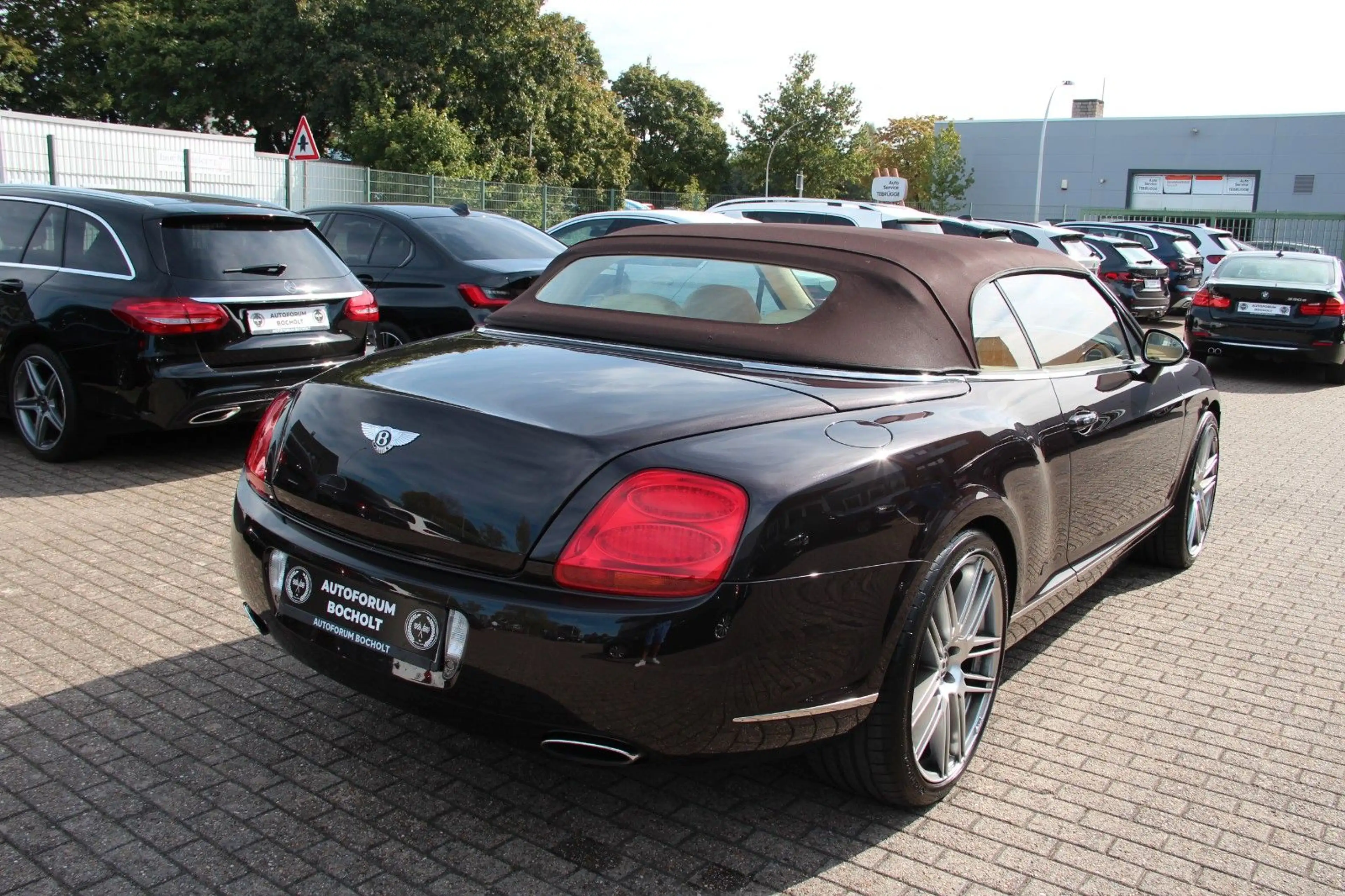 Bentley Continental GTC Mulliner 6.0 W12 Exclusive Paint — photo 6