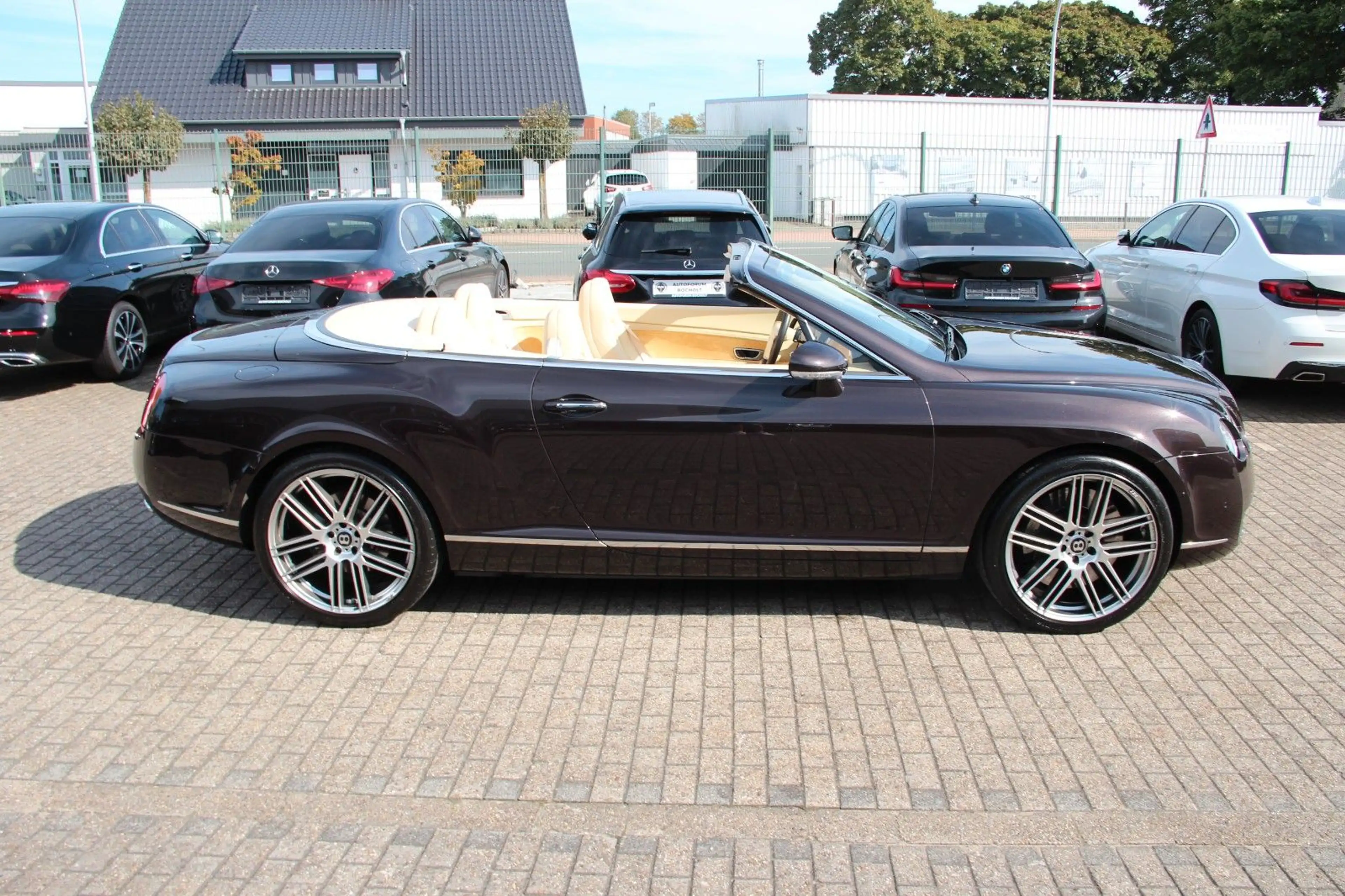 Bentley Continental GTC Mulliner 6.0 W12 Exclusive Paint — photo 9