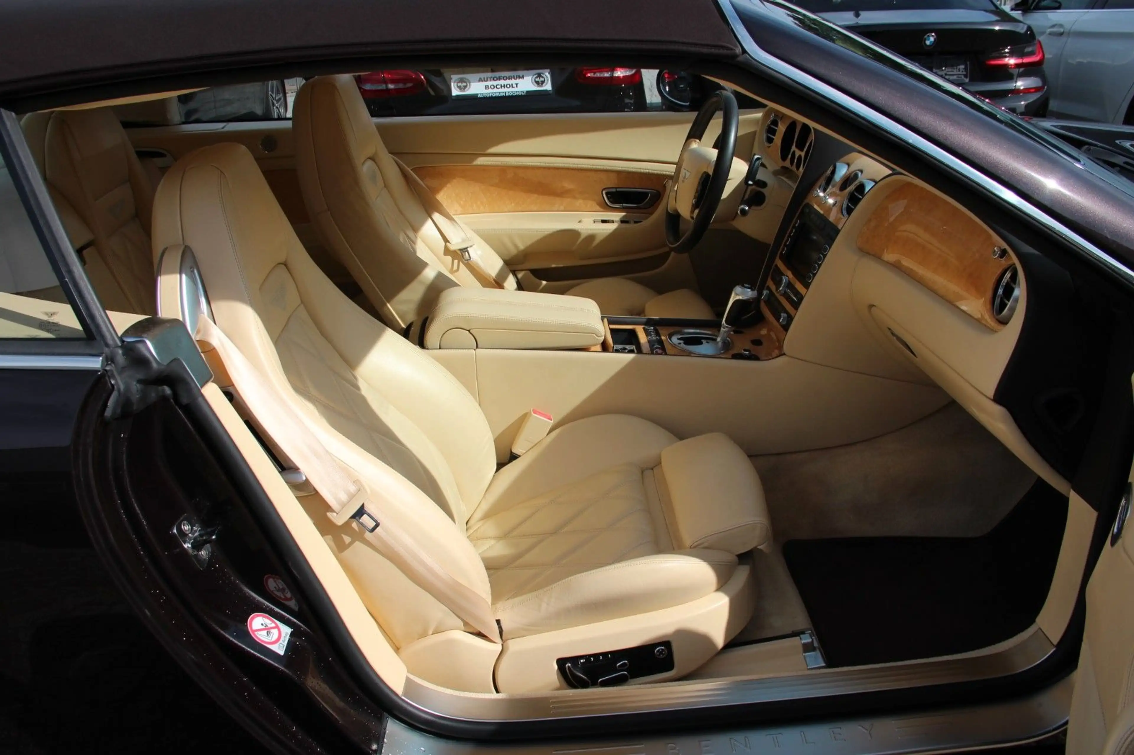 Bentley Continental GTC Mulliner 6.0 W12 Exclusive Paint — photo 15