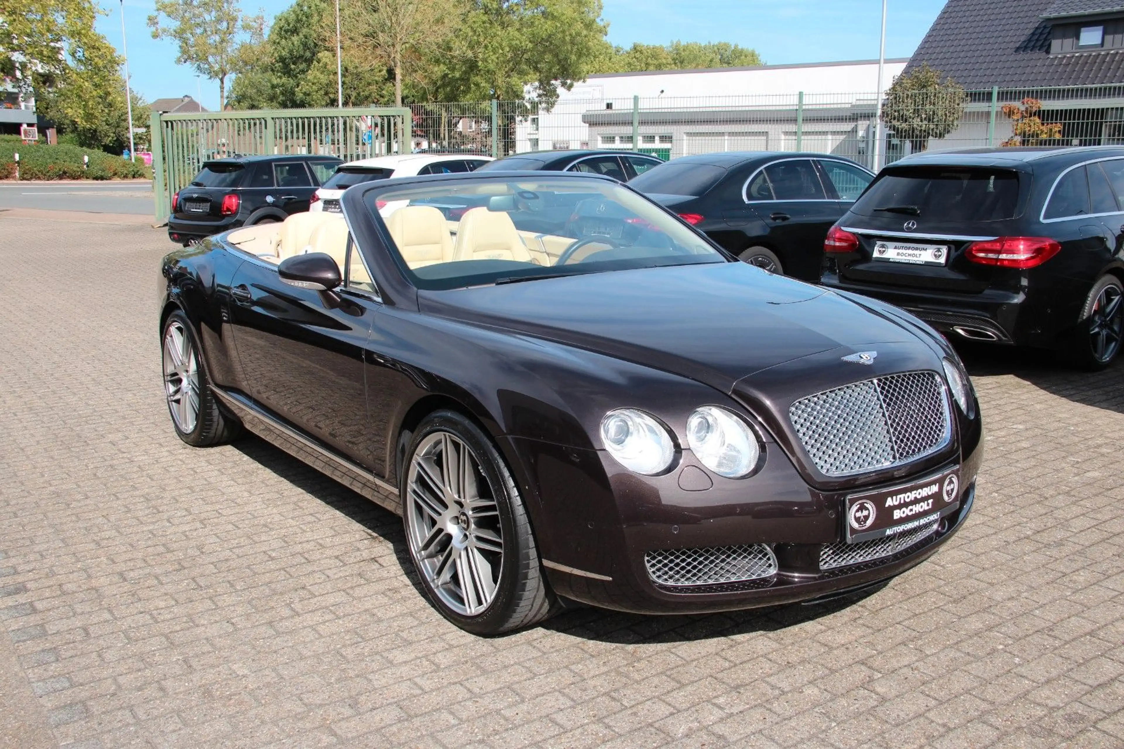 Bentley Continental GTC Mulliner 6.0 W12 Exclusive Paint — photo 10