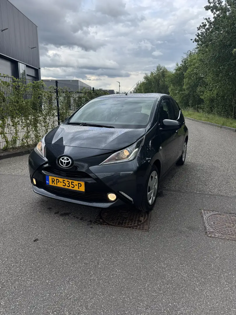 Toyota Aygo 1.0 VVT-i x-play Gri - 1