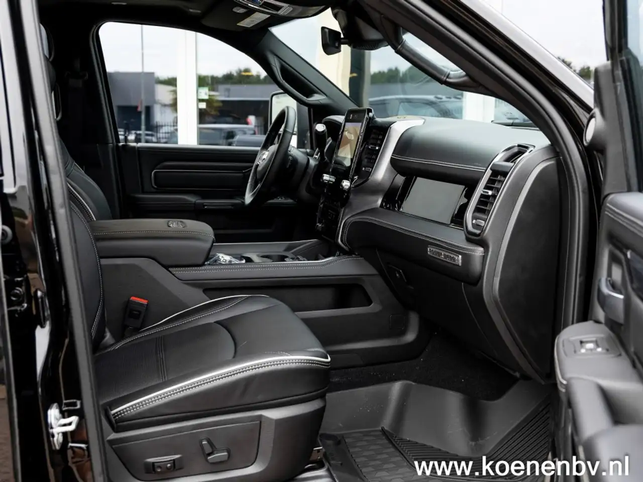 Dodge RAM 2025 — фото 16