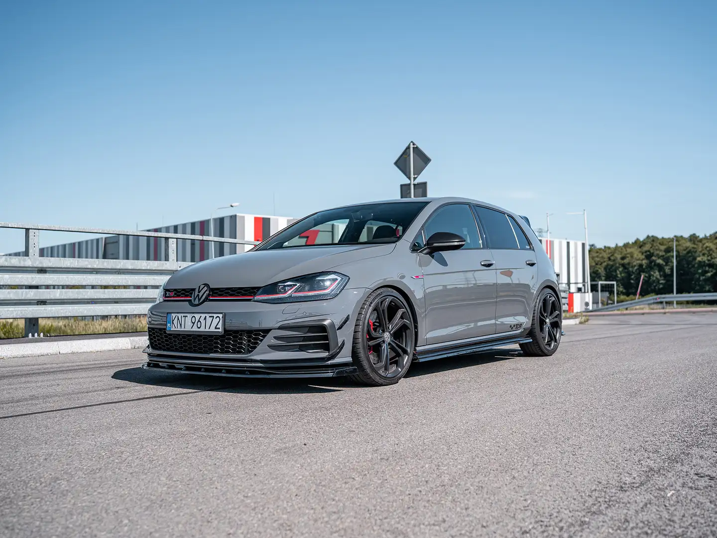Volkswagen Golf GTI TCR 2,0 TSI DSG Grau - 2