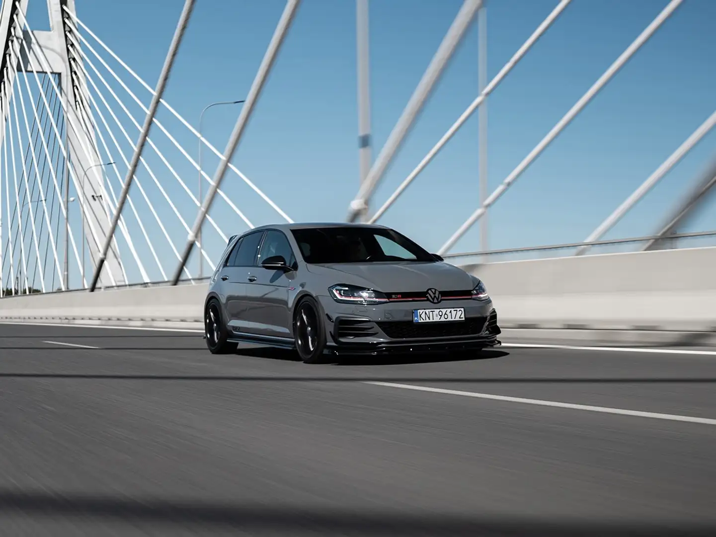Volkswagen Golf GTI TCR 2,0 TSI DSG Grau - 1