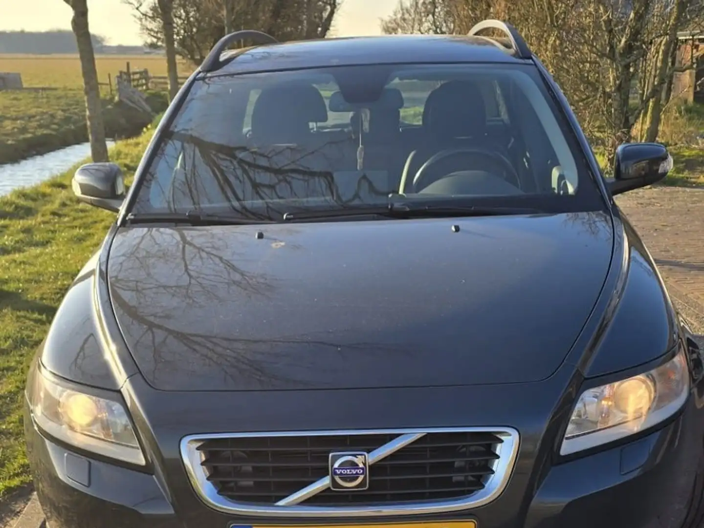 Volvo V50 1.8 Kinetic Grijs - 1