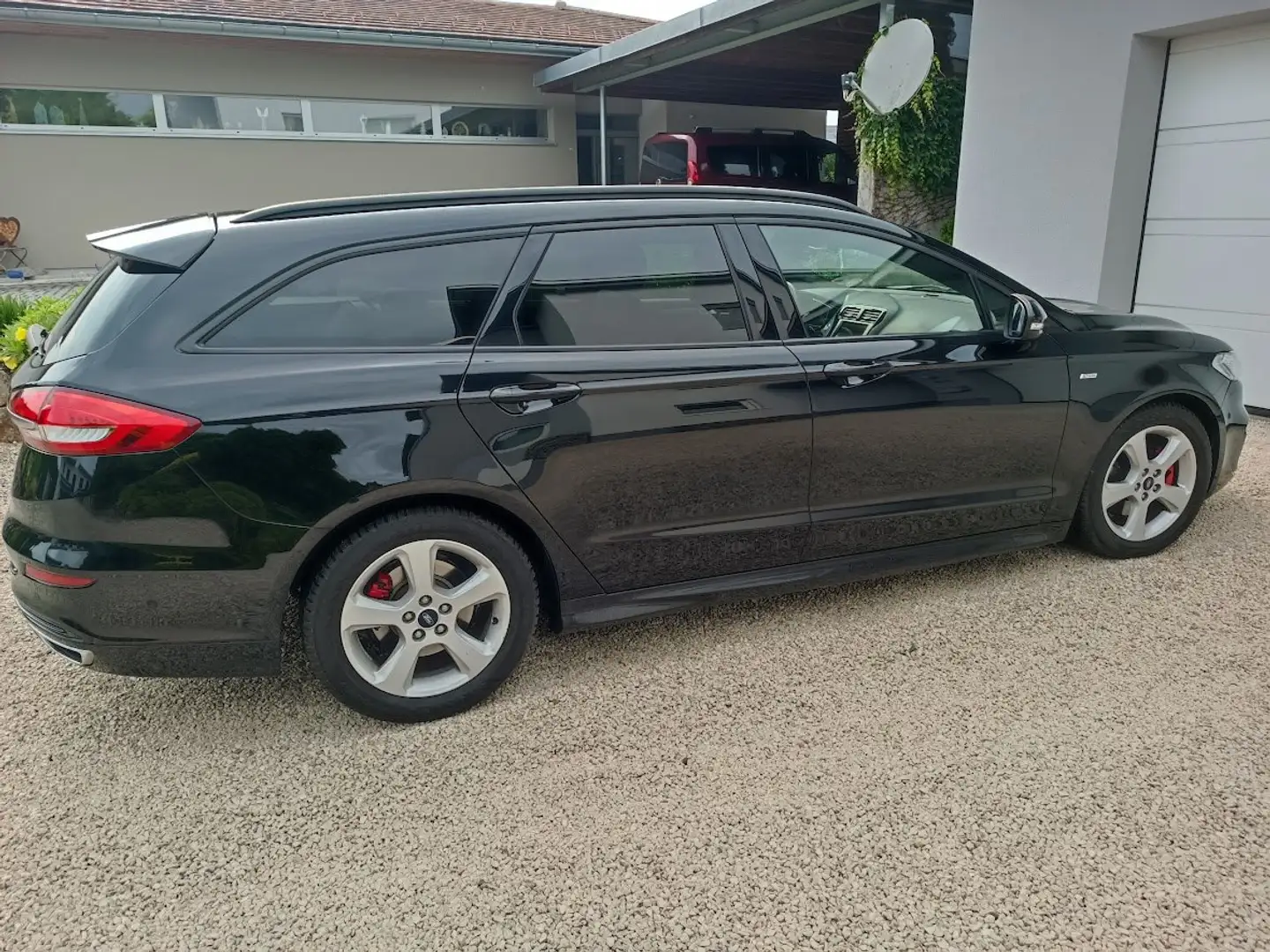 Ford Mondeo Traveller ST-Line 2,0 EcoBlue SCR Aut. Schwarz - 2