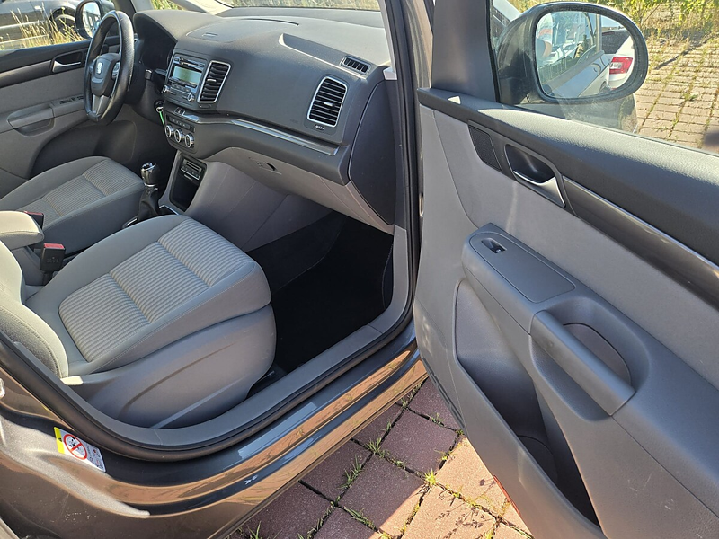 SEAT Alhambra Family 2,0 TDI CR DPF — photo 11