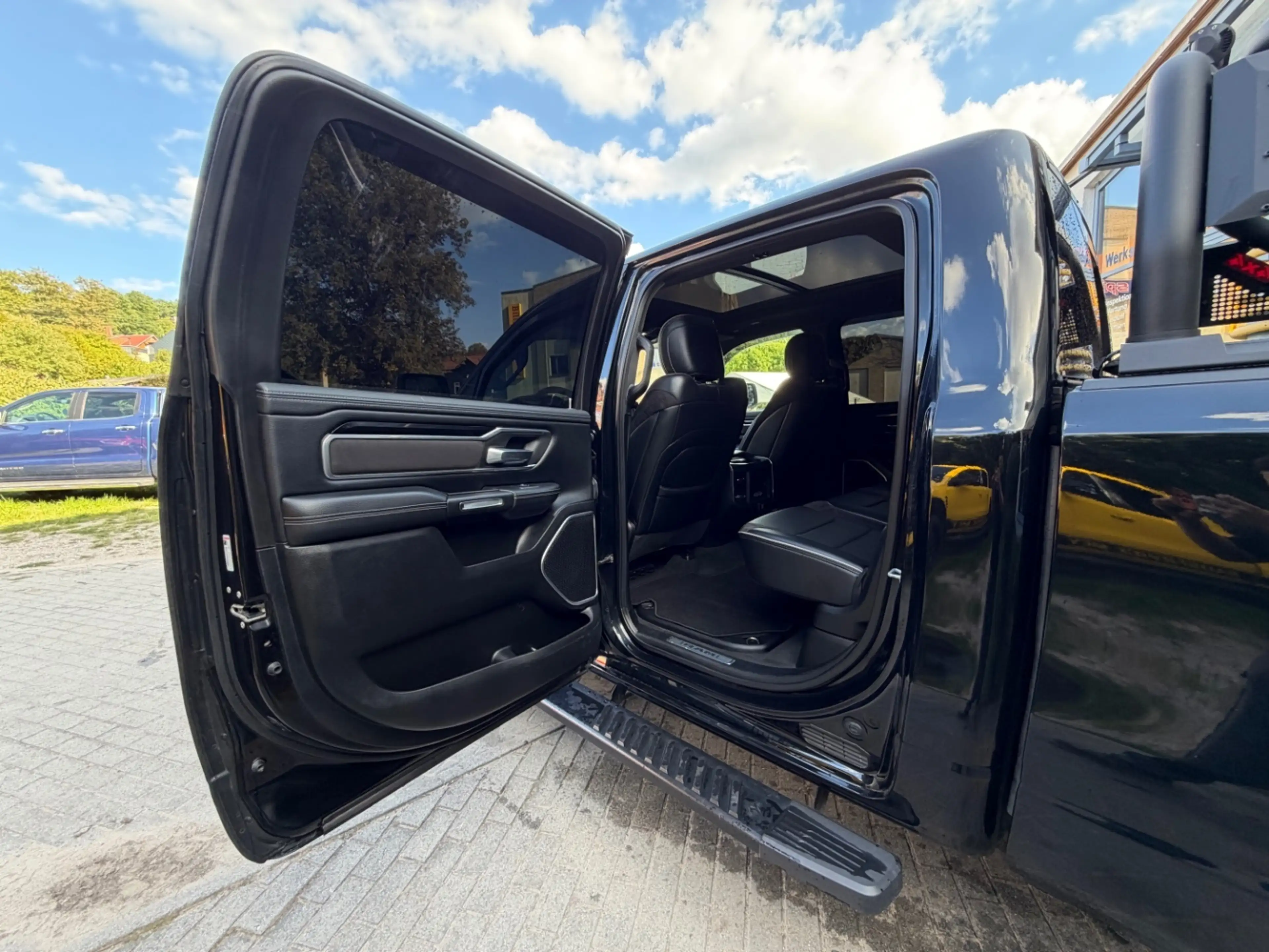 Dodge RAM 1500 5,7 HEMI LARAMIE LONG BED 12 ZOLL — photo 12