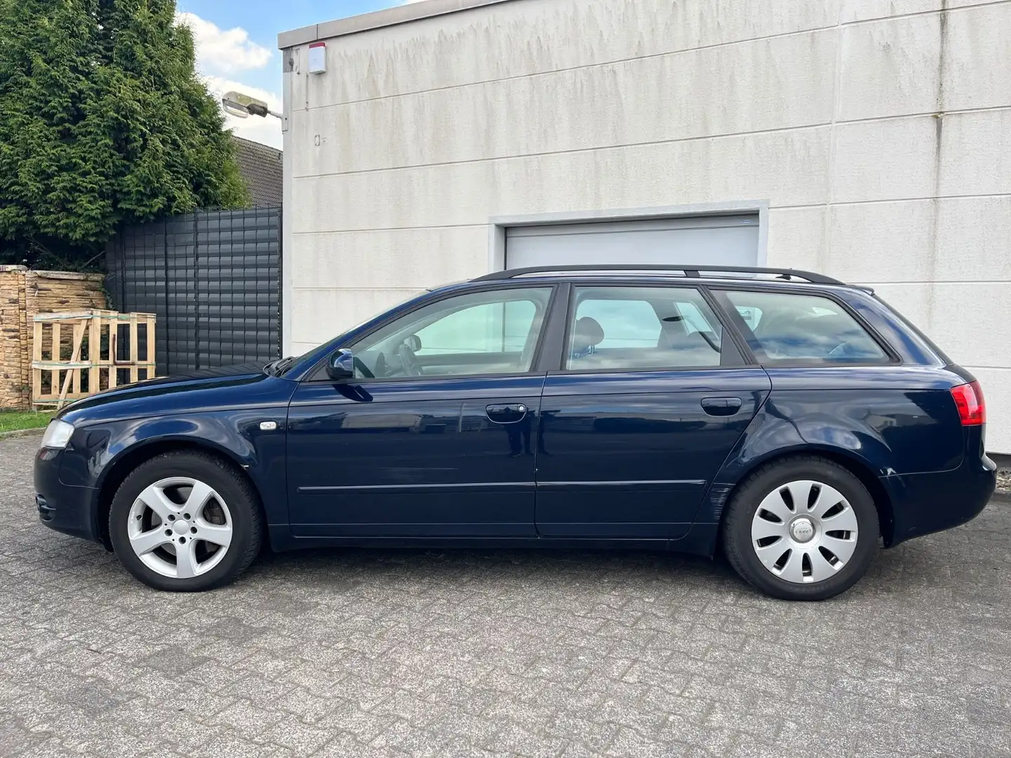 Audi A4 Avant 3.0 TDI quattro Blau - 2
