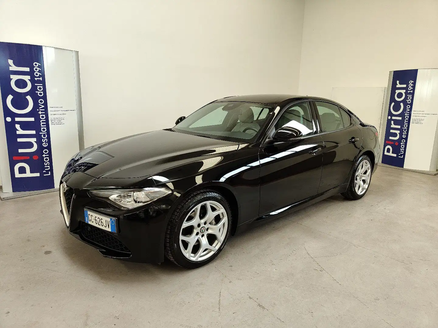 Alfa Romeo Giulia 2.0 Turbo 200 CV AT8 Executive Pelle Navi Xeno 18” Nero - 1