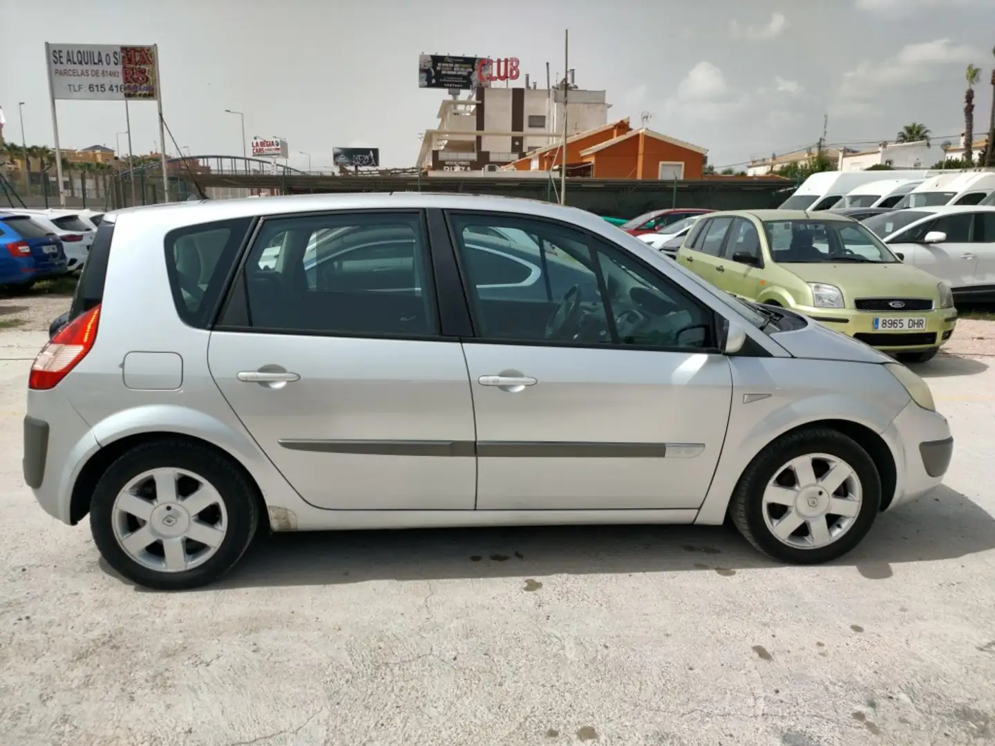 Renault Megane Familiar Manual de 5 Puertas Grigio - 2