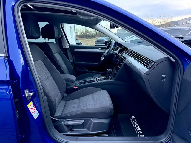 Volkswagen Passat view 13