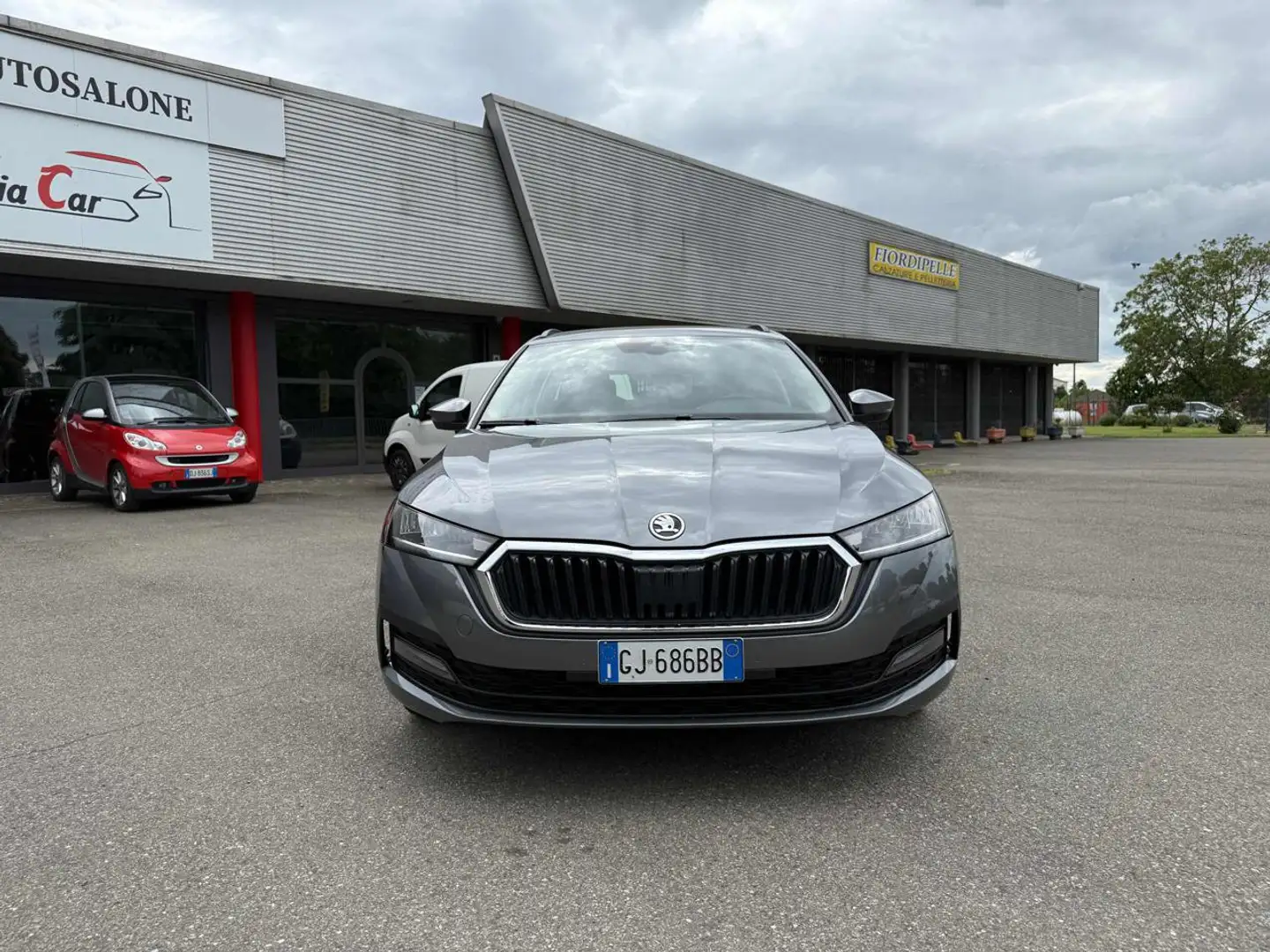 Skoda Octavia 2.0 TDI EVO SCR Wagon Executive Gris - 2