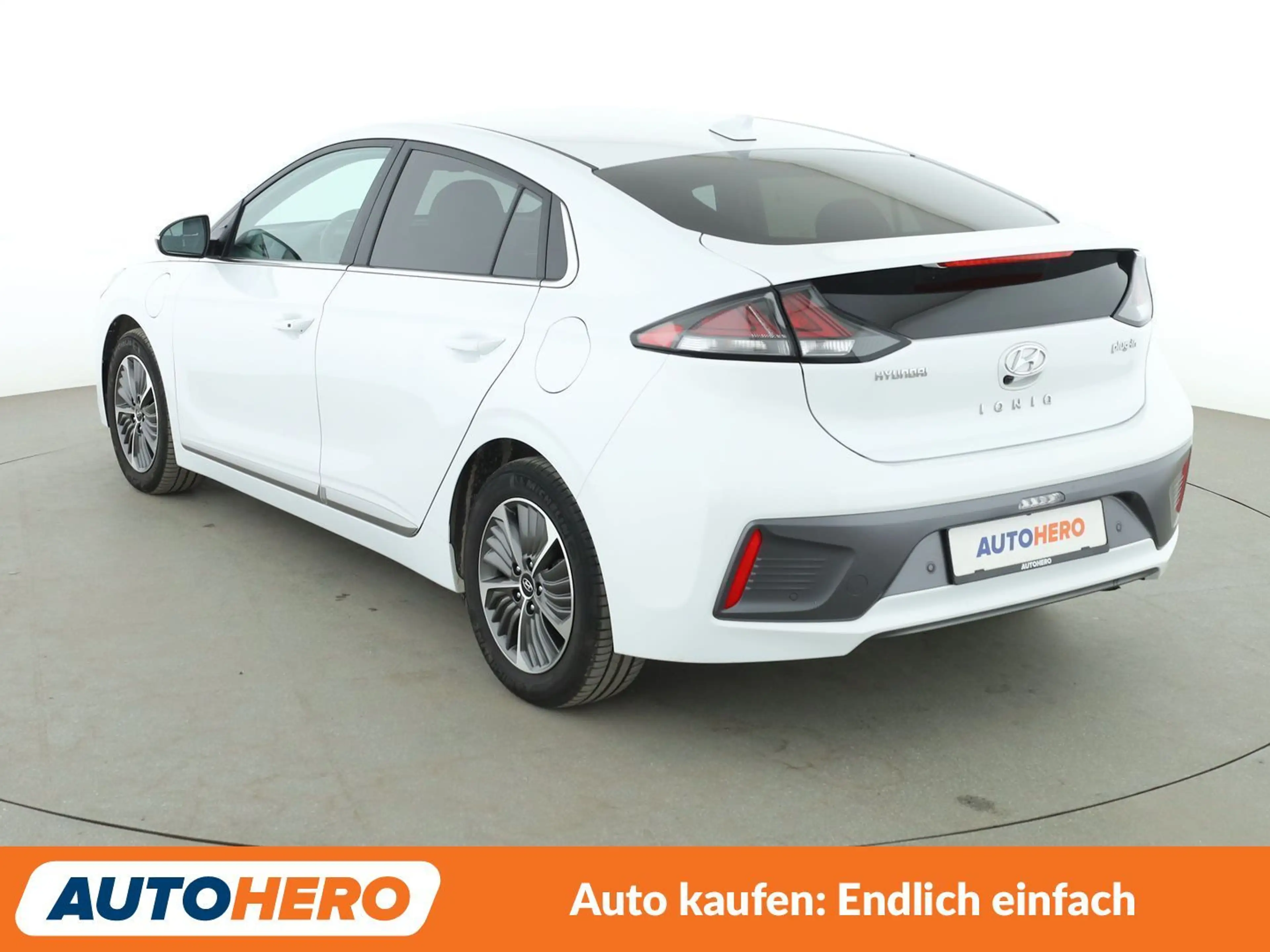 Hyundai IONIQ 1.6 Plug-in Hybrid Style Aut.*NAVI*LED*ACC*CAM*PDC — photo 4