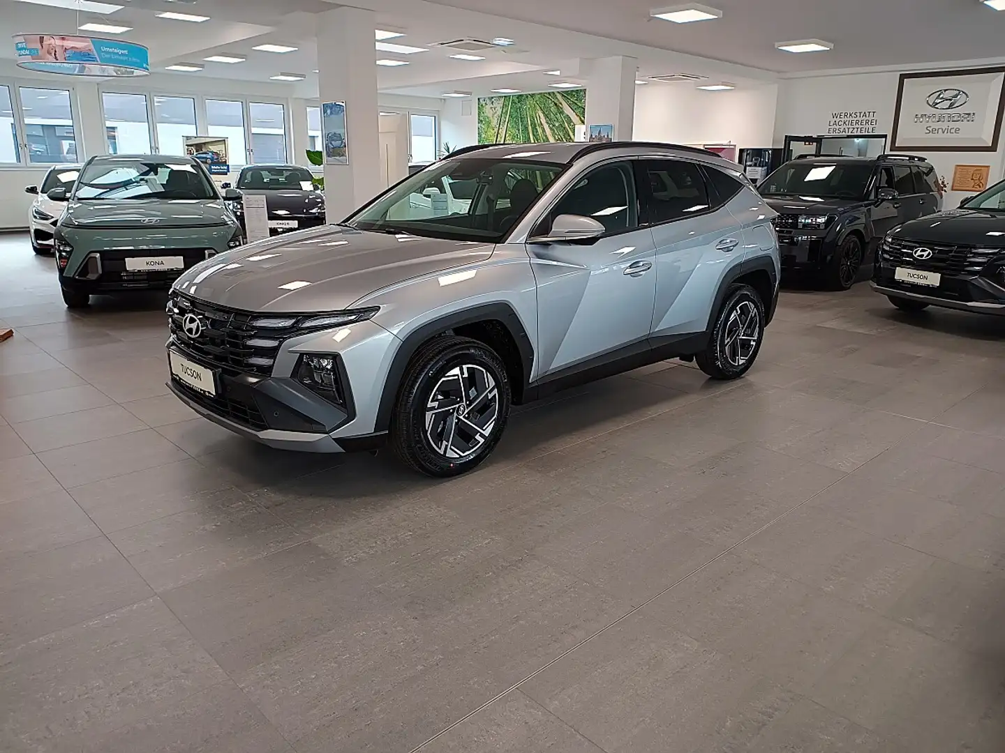 Hyundai TUCSON Tucson 1,6 T-GDI HEV 4WD Jubile *LED*Navi*Sitzh... Silber - 2