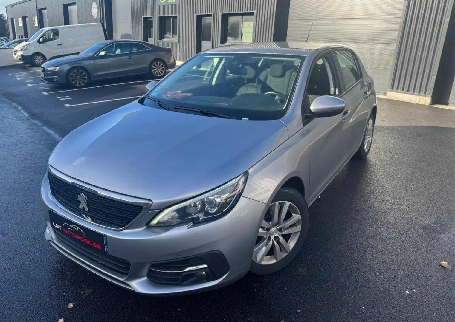 Peugeot 308 1.2 PureTech 130ch E6.3 S&amp;S Allure Business Grau - 2