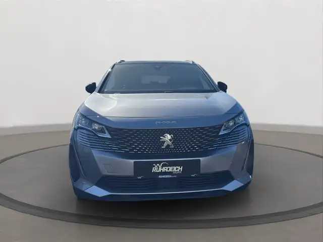 Peugeot 3008 view 3