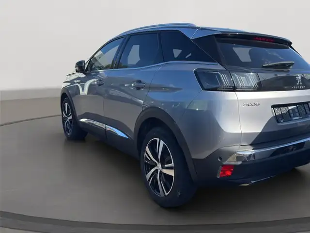 Peugeot 3008 view 2