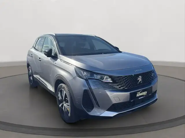 Peugeot 3008 view 4