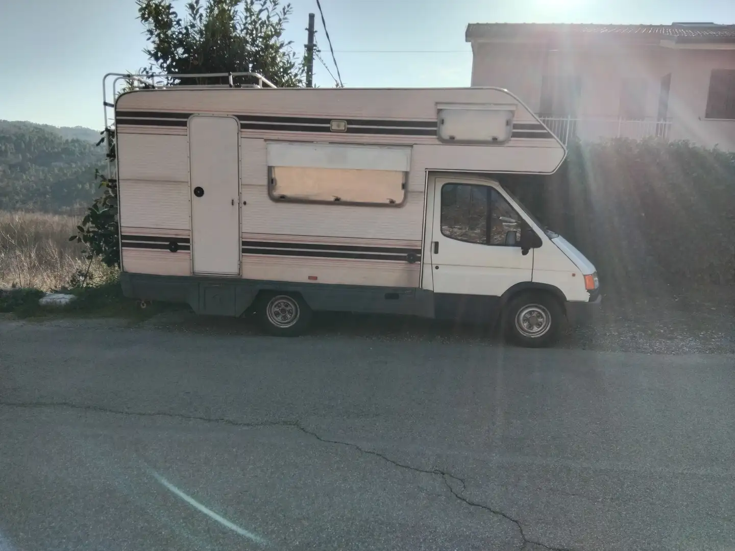 Ford Transit Beige - 2