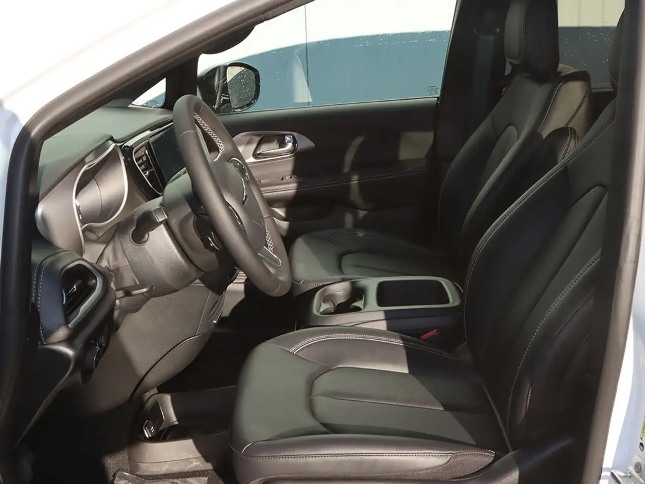 Chrysler Pacifica снимка Chrysler Pacifica