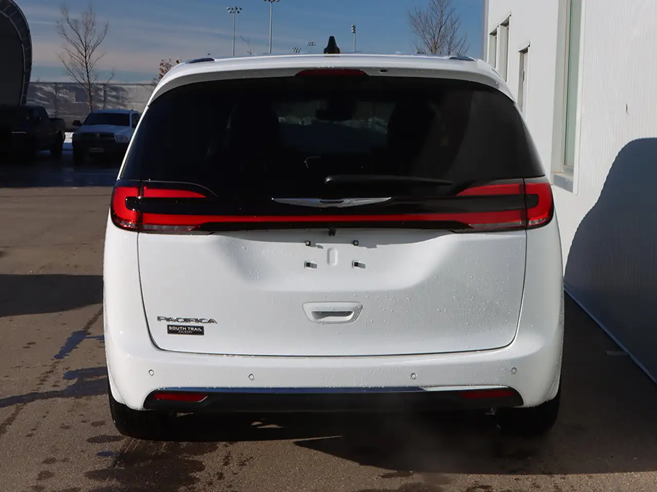 Chrysler Pacifica снимка Chrysler Pacifica