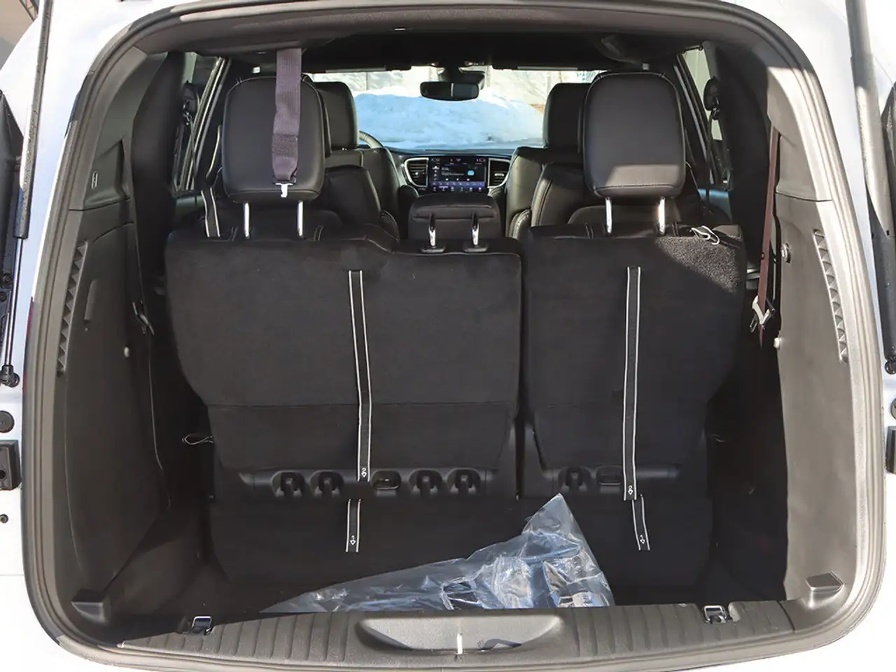 Chrysler Pacifica снимка Chrysler Pacifica
