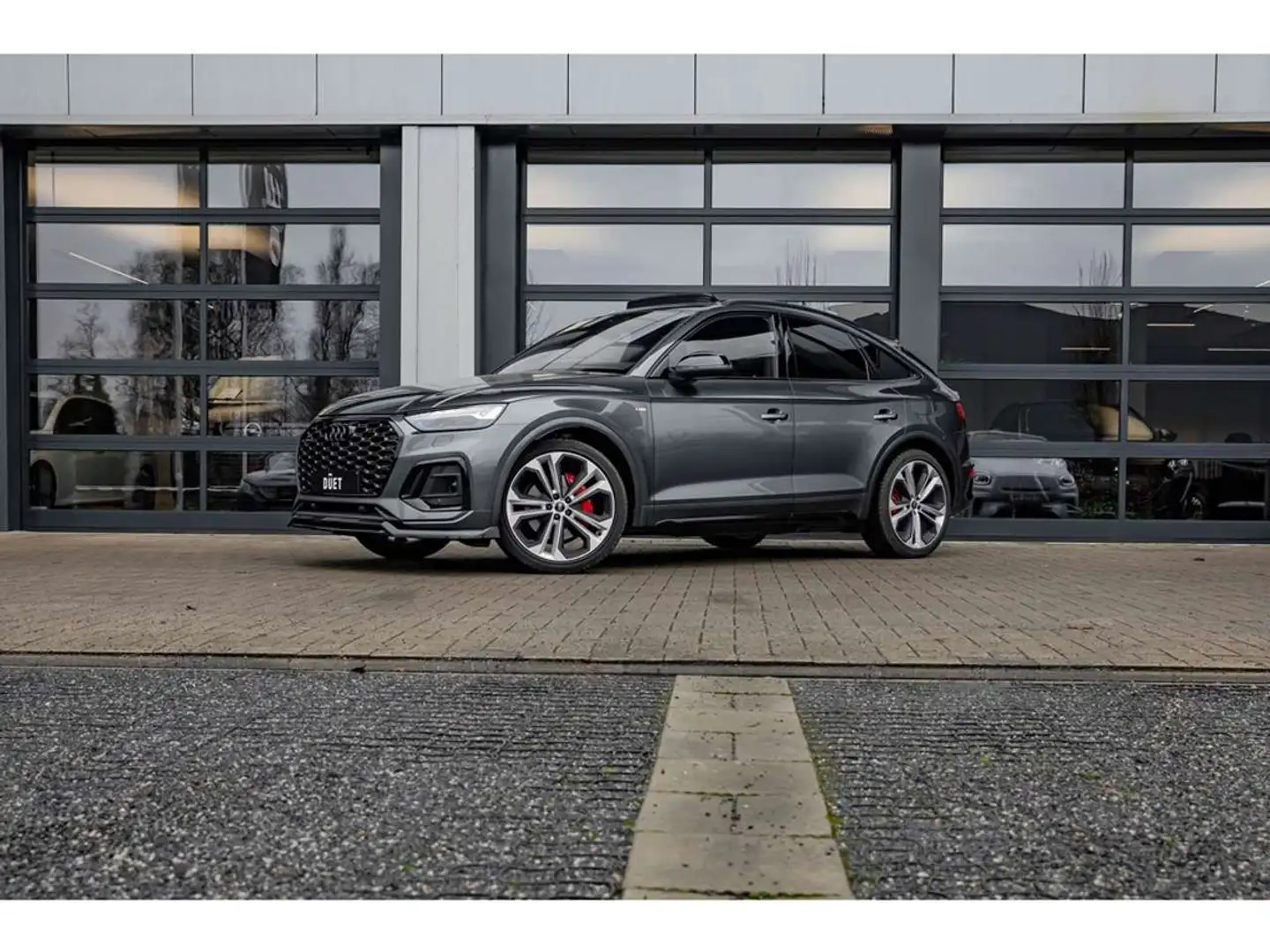 Audi Q5 55 TFSIe - SB - Pano - Air susp. - Trekh. - Shadow Grijs - 1