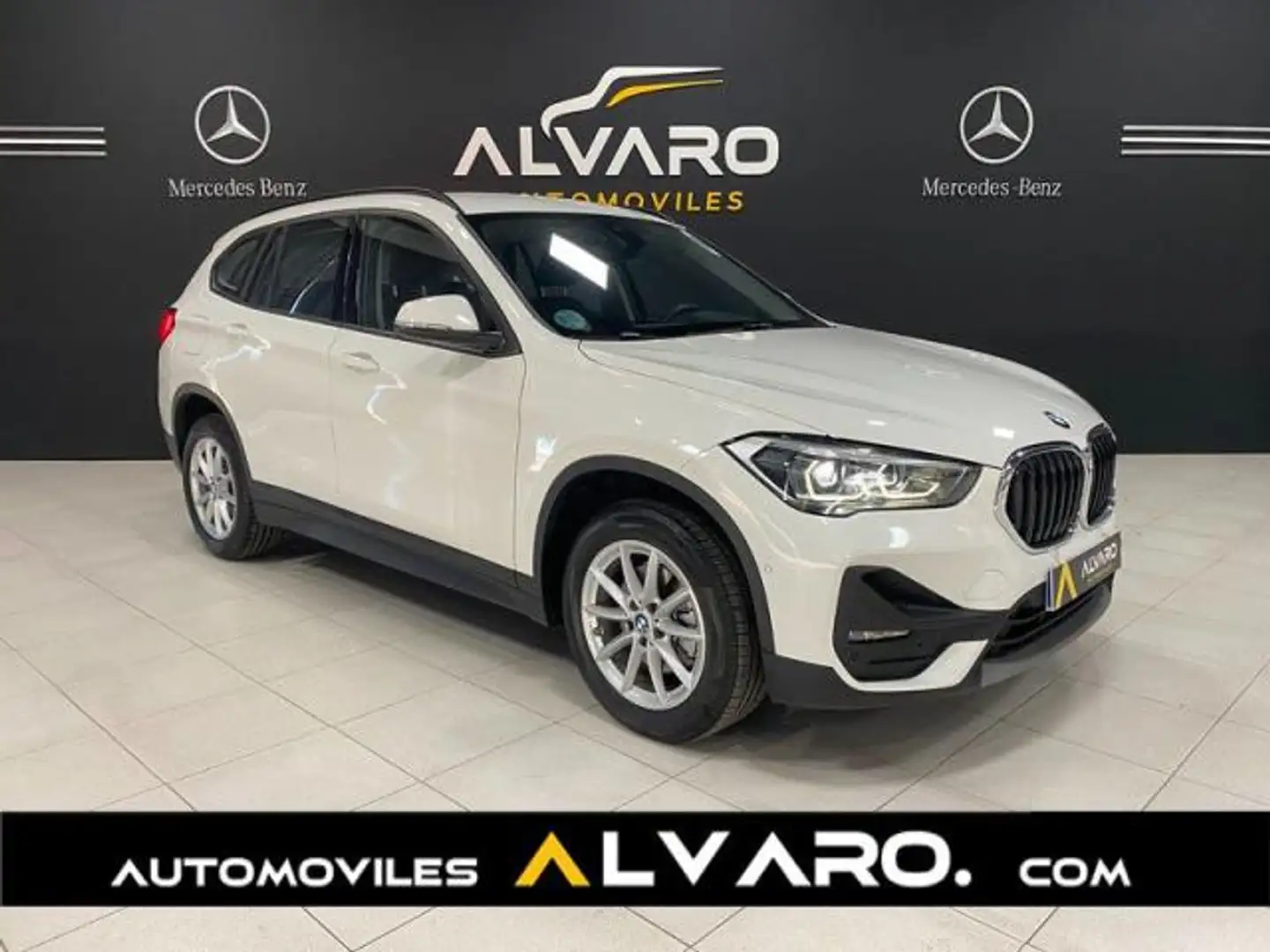 BMW X1 sDrive 18dA Weiß - 1