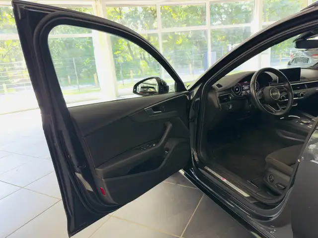 Audi A4 Avant view 13