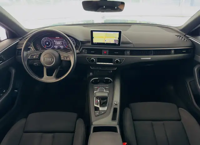 Audi A4 Avant view 9