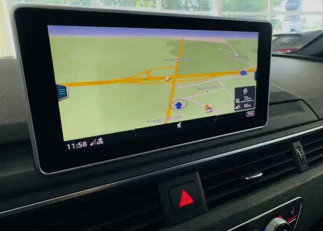 Audi A4 Avant view 12