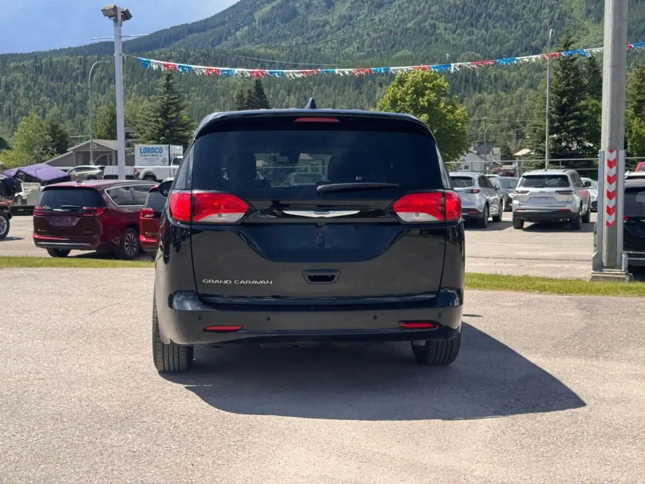 Chrysler Grand Caravan photo Chrysler Grand Caravan