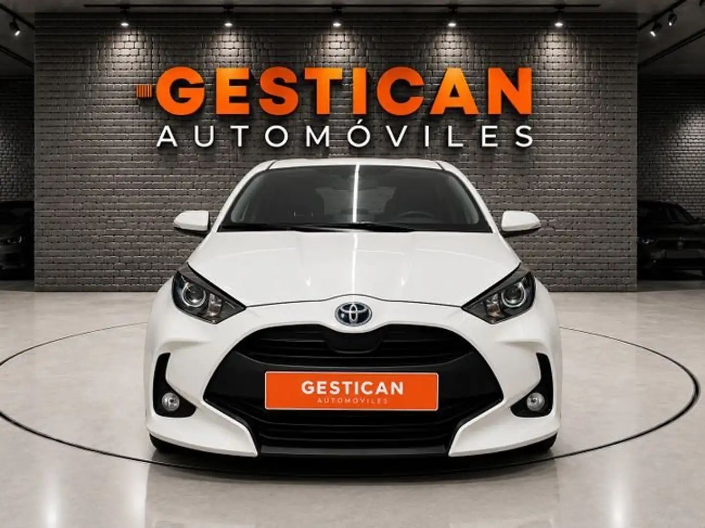 Toyota Yaris 120H 1.5 Business Plus Blanco - 2