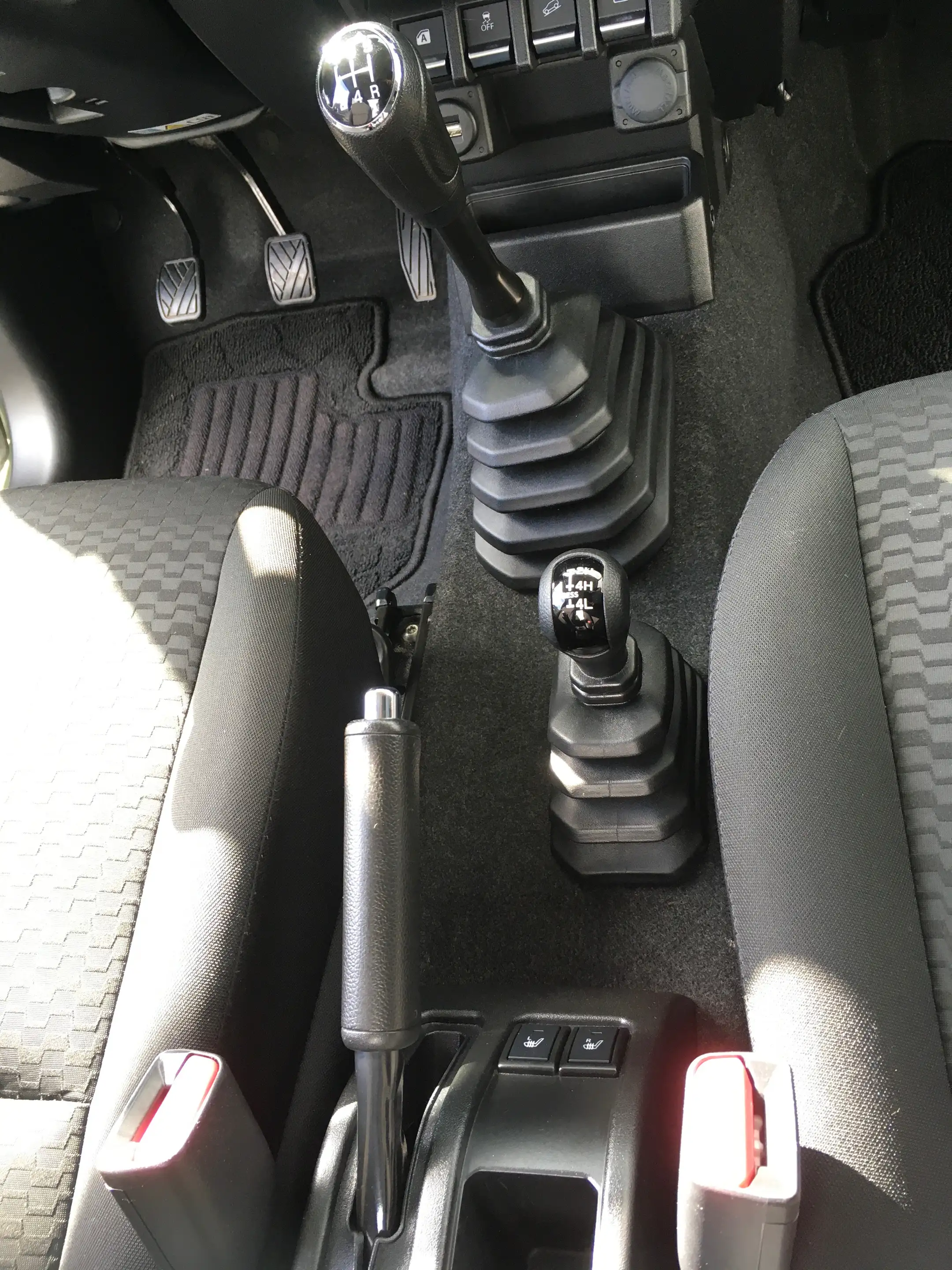 Suzuki Jimny Comfort+ ALLGRIP — photo 15
