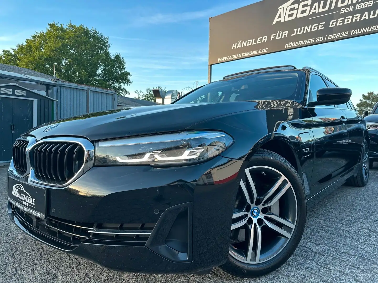BMW 530 e M Sport Line PANO*ACC*Leder*AHK*Kamera*Luft Noir - 1