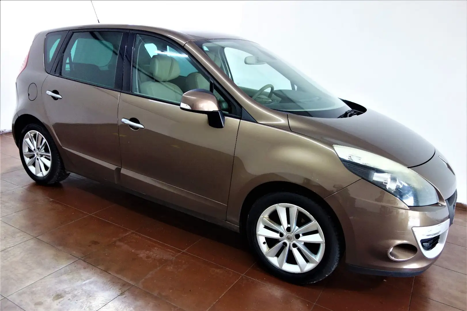 Renault Scenic III Luxe Automatik/Klima/Navi/Leder/17-Z Braun - 1