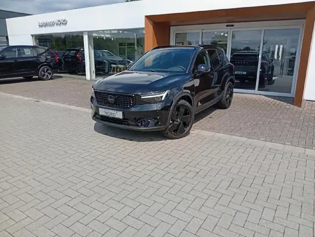 Volvo XC40 B3 Ultra Black Edition 2WD/Business Pak