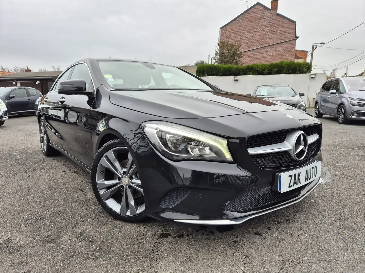 Mercedes-Benz CLA 200 CLA 200 d 7-G DCT Sensation Noir - 1