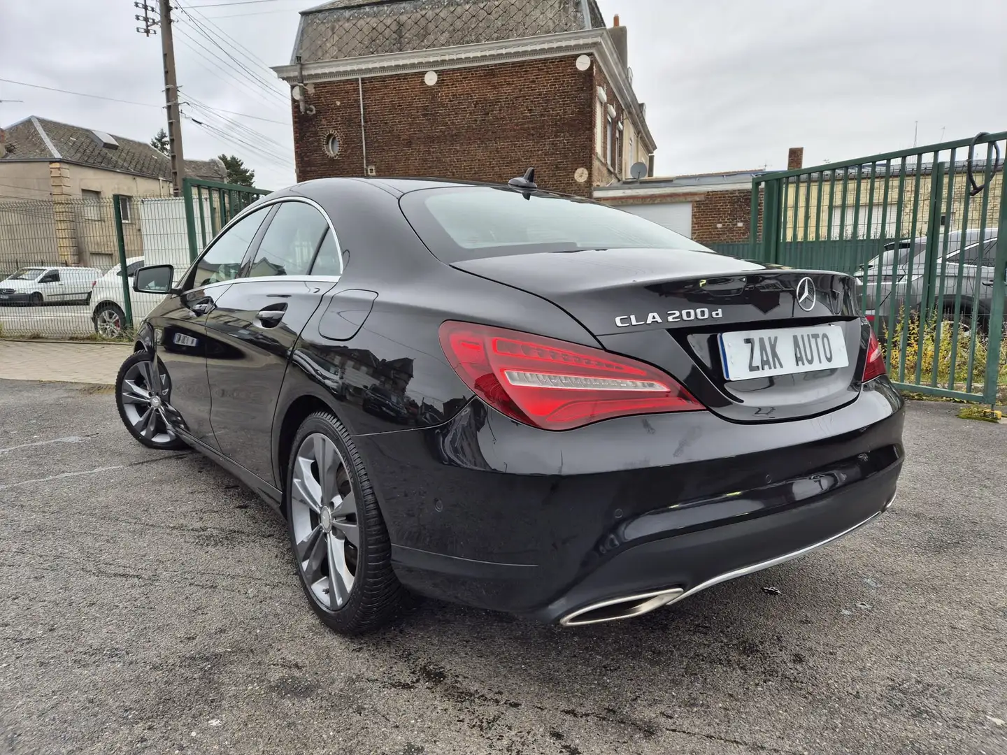 Mercedes-Benz CLA 200 CLA 200 d 7-G DCT Sensation Noir - 2