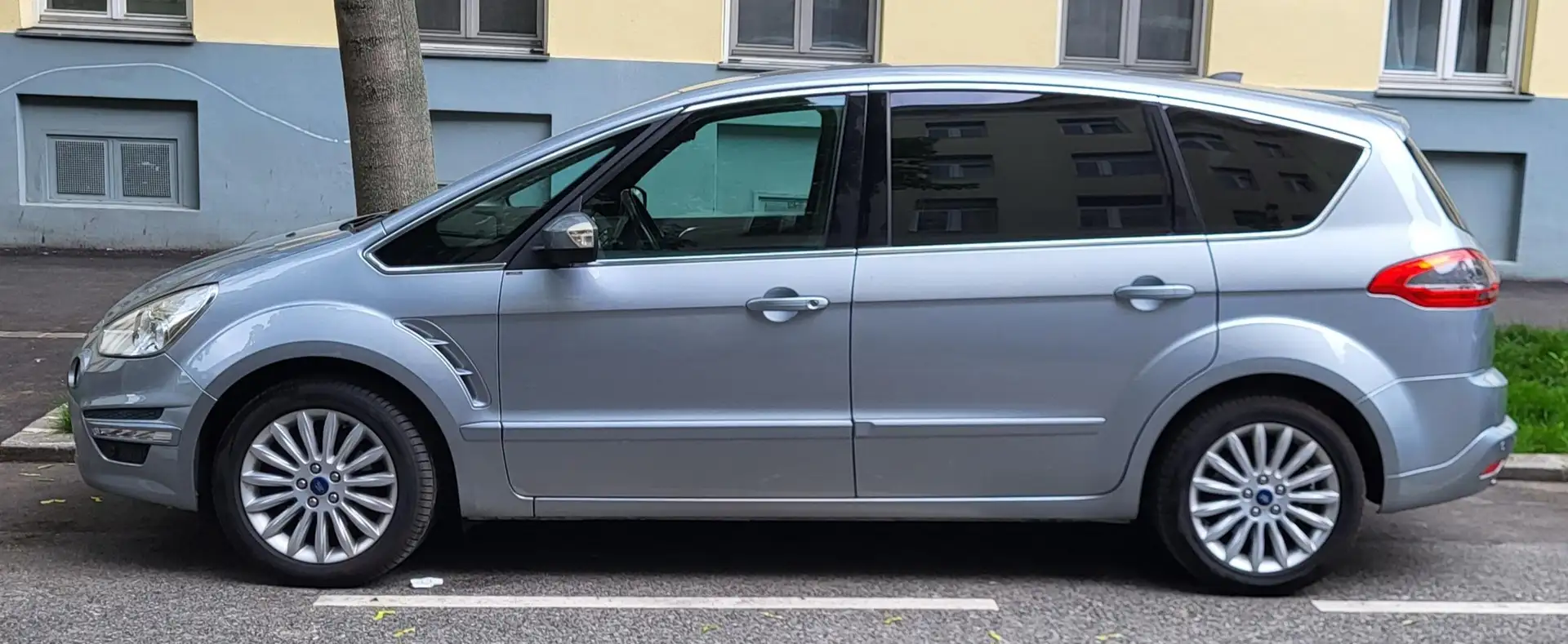 Ford S-Max S-MAX Titanium 1,6 TDCi DPF Start Grau - 2