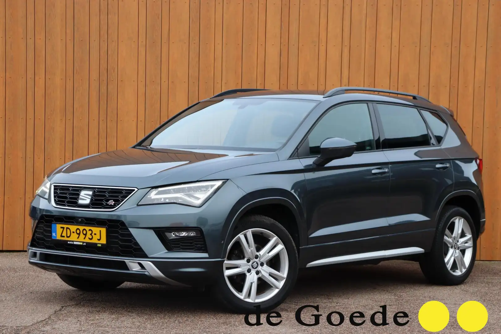 SEAT Ateca 1.5 TSI FR Business Intense org. NL-auto Grijs - 1