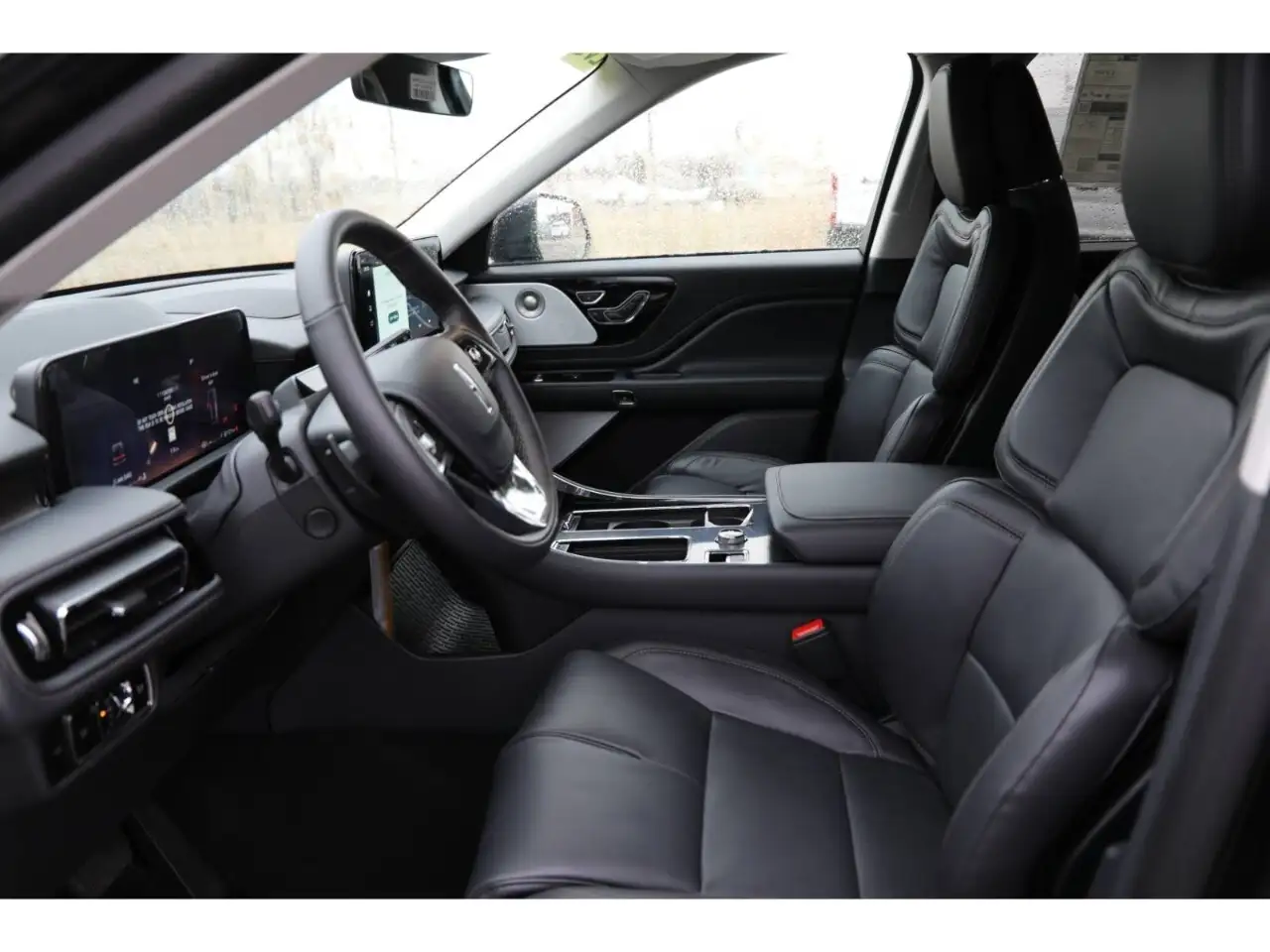 Lincoln Aviator снимка Lincoln Aviator