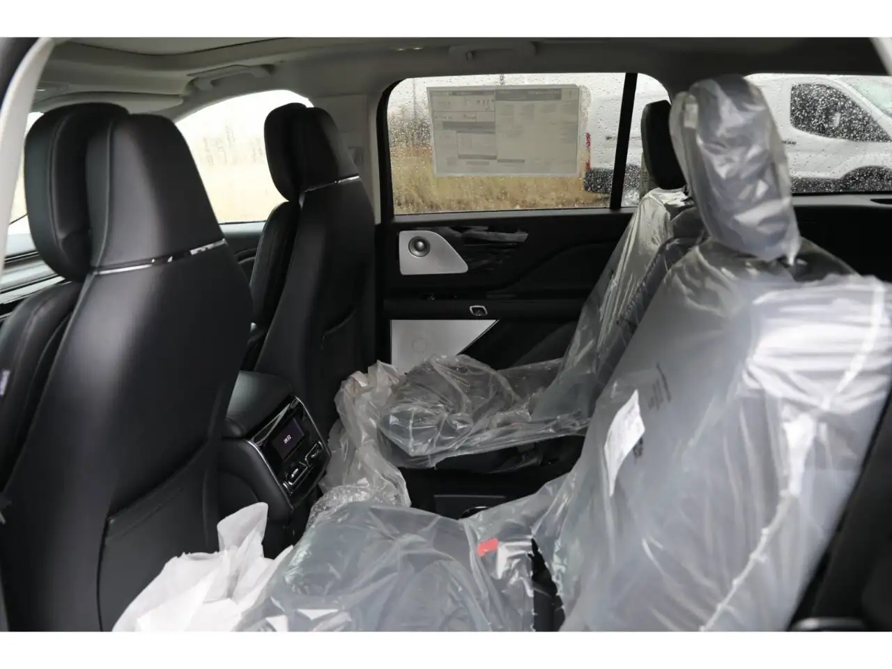 Lincoln Aviator снимка Lincoln Aviator